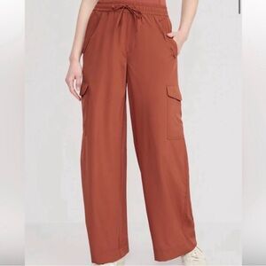 Women's Old Navy Rust Cargo Pants Medium quick dry